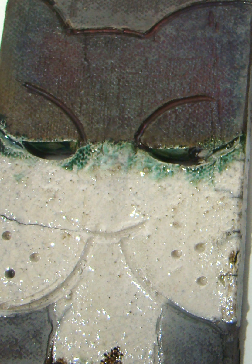 Cat Face Raku Fired 3.50" x 4.75" 5.7 ozs Back Hook