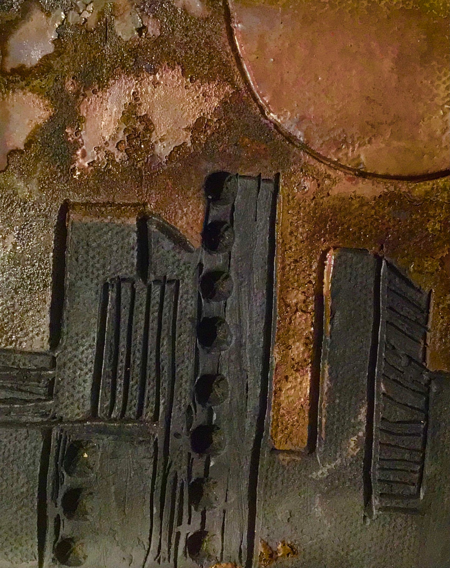 Skyline Downtown 4.5” x 4.5” 7 ozs Metallic copper glaze etched and textured back hook