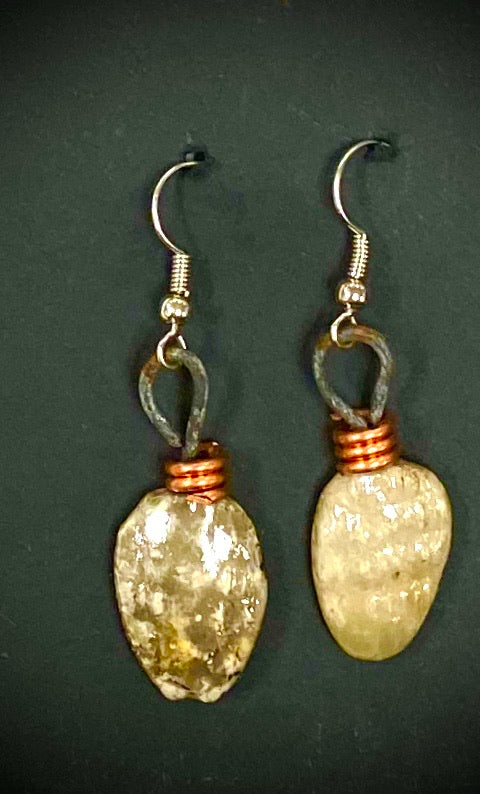 Shimmery white gold luster 1/2 ounce.